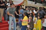 Salman Khan dances with Kids at Veer Ka Darbar in Inorbit, Mumbai on 22nd Jan 2010 (37).JPG